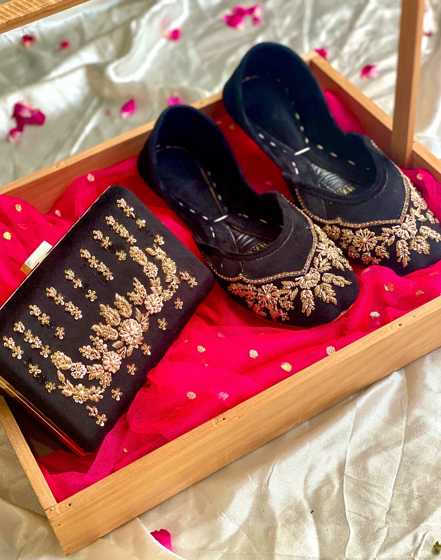 Araaish Black Clutch